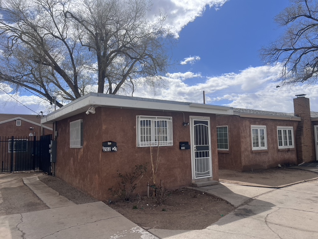 202 San Pablo St SE - 3