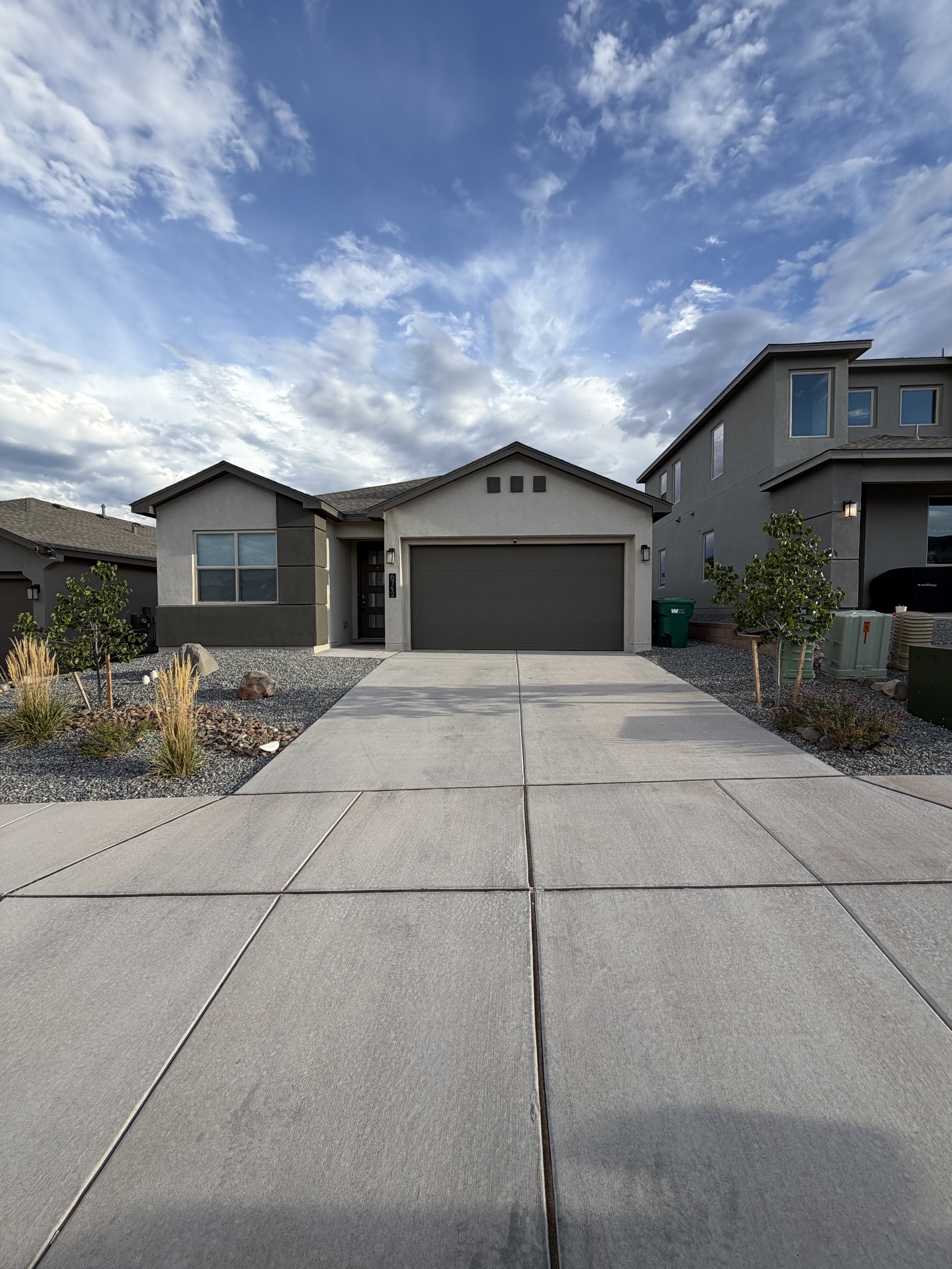 6742 Clayton Dr NE