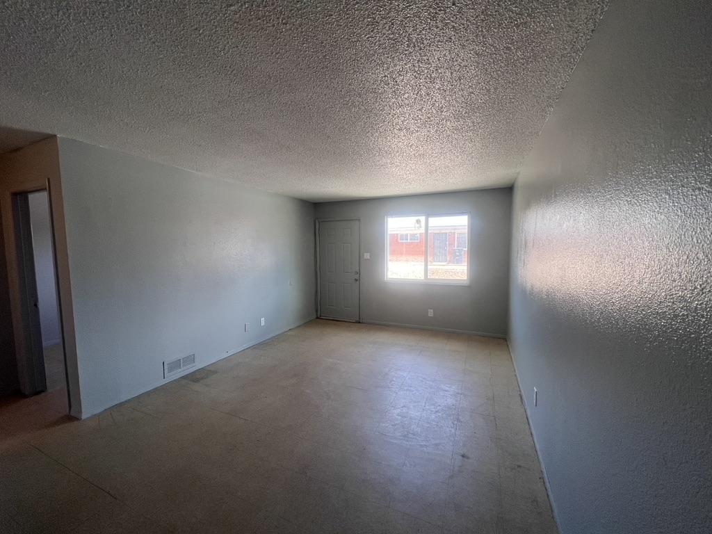 423 Dallas St SE - 3